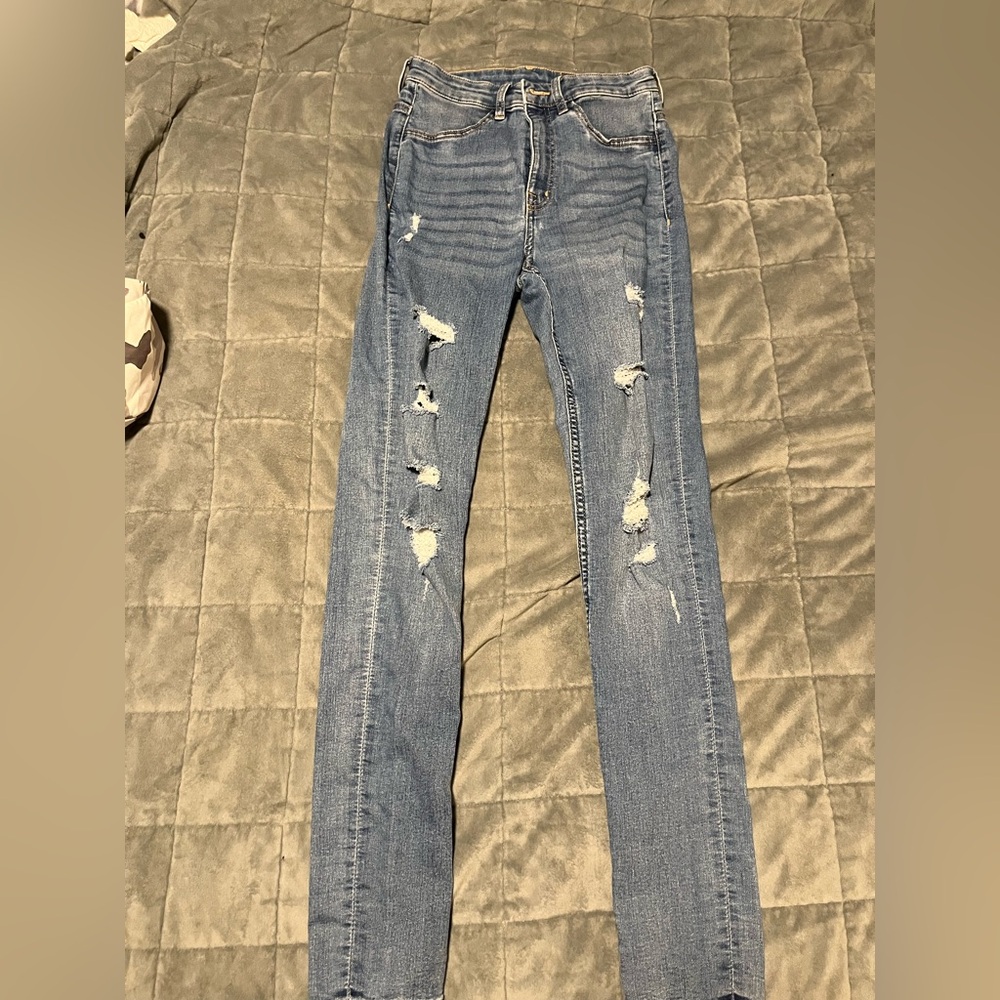 H&M Divided Medium Wash Skinny Jeans